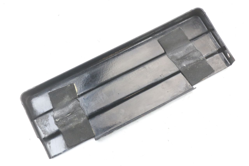 photo de Battery cover HARLEY DAVIDSON SPORTSTER XL CUSTOM 1200 (2003 - 2004) - Détail de la pièce