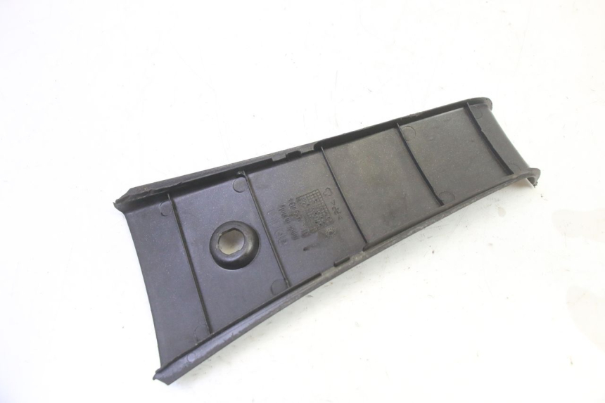 photo de CACHE BATTERIE APRILIA SR R 2T LC 50 (2018 - 2021) - Zoom état d’usage
