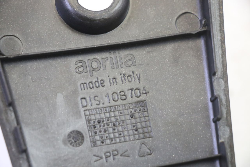 photo de CACHE BATTERIE APRILIA SR R 2T LC 50 (2018 - 2021) - Gros plan technique