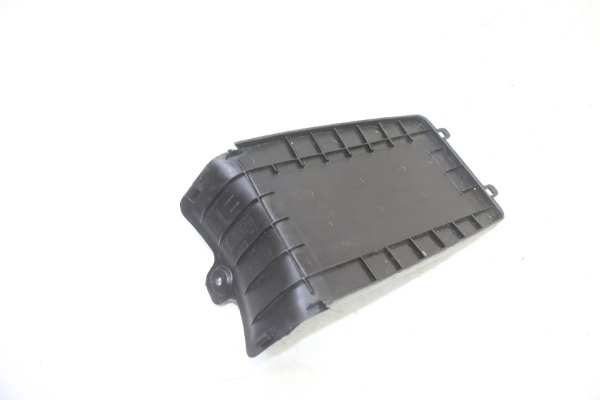 photo de CACHE BATTERIE PEUGEOT STREETZONE I 2T 50 (2018 - 2020) - Zoom état d’usage