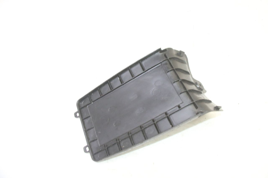 photo de CACHE BATTERIE PEUGEOT STREETZONE I 2T 50 (2018 - 2020) - Autre angle de vue