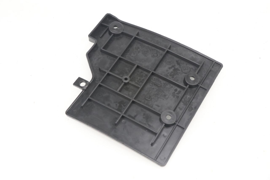 photo de CACHE BATTERIE BAOTIAN TRAVEL SPIRIT 50 (2010 - 2012) - Détail de la pièce