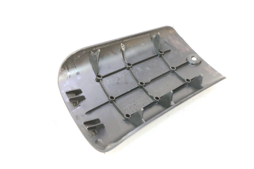 photo de CACHE BATTERIE PEUGEOT TREKKER TKR 50 (2005 - 2014) - Zoom état d’usage
