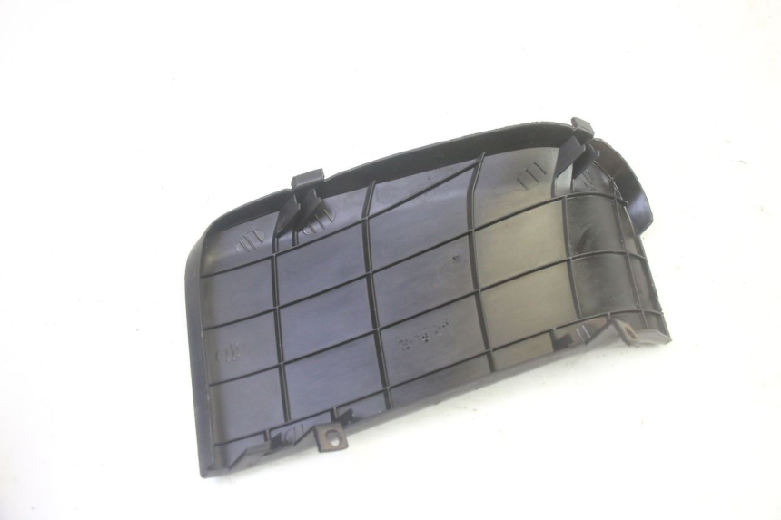 photo de CACHE BATTERIE YAMAHA XMAX X-MAX 125 (2006 - 2009) - Zoom état d’usage