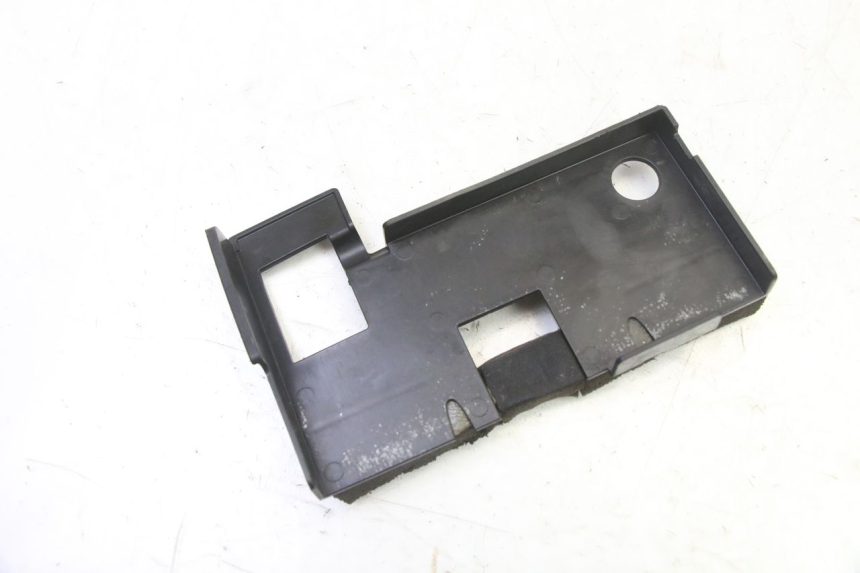 photo de CACHE BATTERIE YAMAHA XJ6 ABS 600 (2008 - 2016) - Détail de la pièce