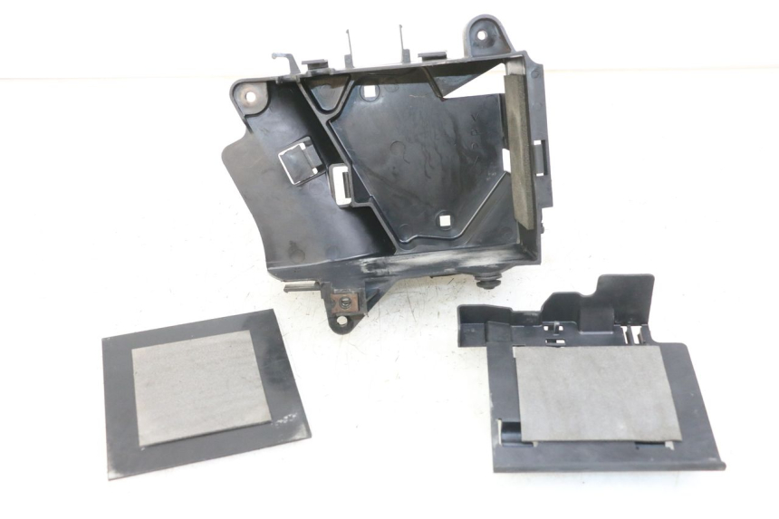 photo de CACHE BATTERIE YAMAHA XVS DRAG STAR DRAGSTAR 650 (1997 - 2007) - Vue principale