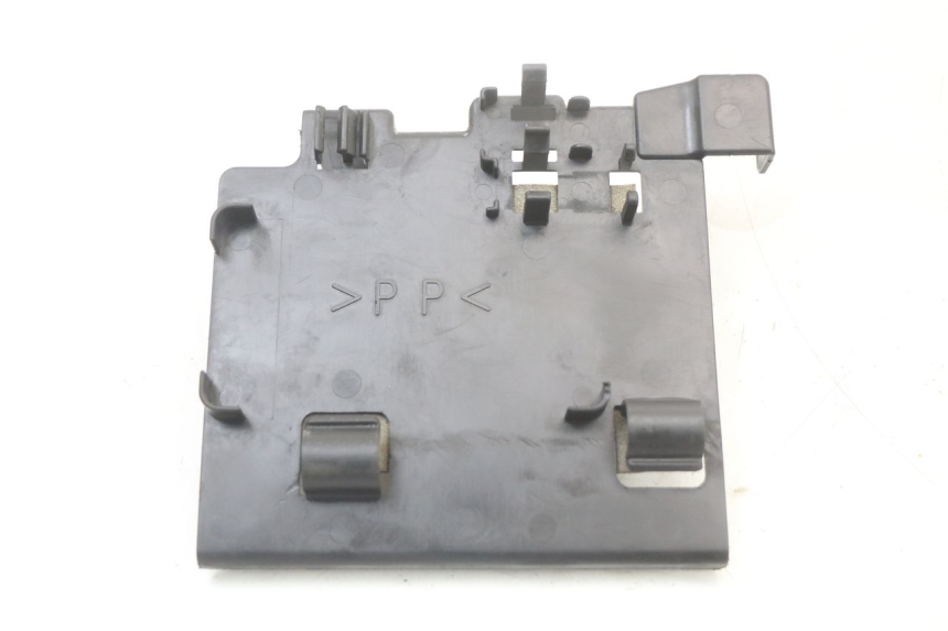 photo de CACHE BATTERIE YAMAHA XVS DRAG STAR DRAGSTAR 650 (1997 - 2007) - Détail de la pièce