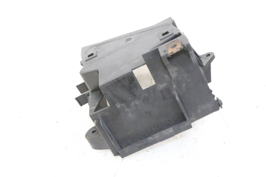 photo de CACHE BATTERIE YAMAHA XVS DRAG STAR DRAGSTAR 650 (1997 - 2007) - Détails caractéristiques