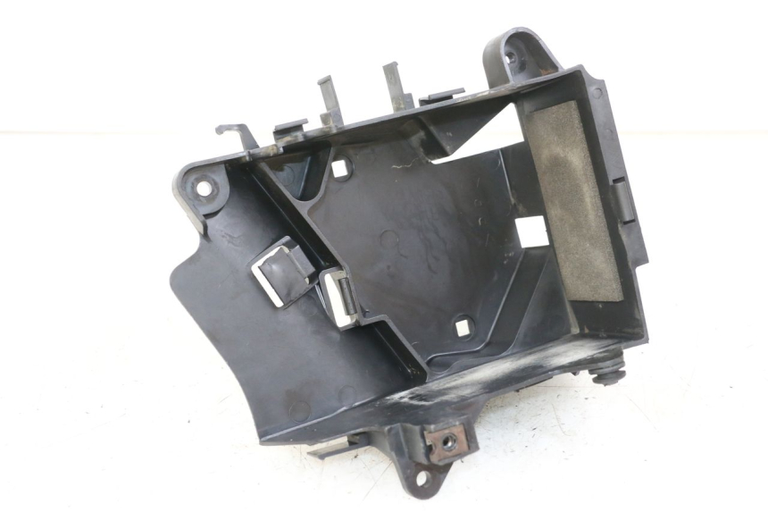 photo de CACHE BATTERIE YAMAHA XVS DRAG STAR DRAGSTAR 650 (1997 - 2007) - Points de fixation