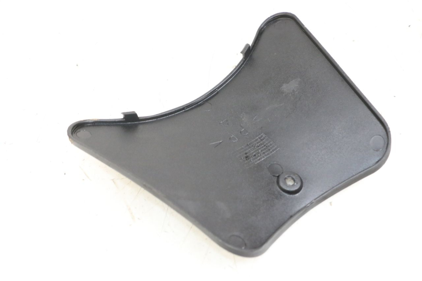 photo de CACHE BATTERIE YAMAHA YP MAJESTY 125 (2002 - 2006) - Détail de la pièce