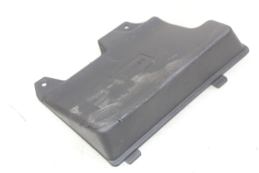 photo de CACHE BATTERIE PIAGGIO ZIP 2T 50 (2009 - 2019) - Autre angle de vue