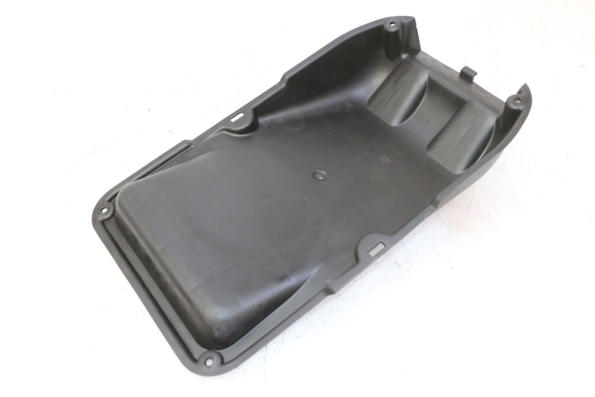 photo de CACHE BOITE AIR QUADRO 4 4D 350 (2015 - 2018) - Zoom état d’usage