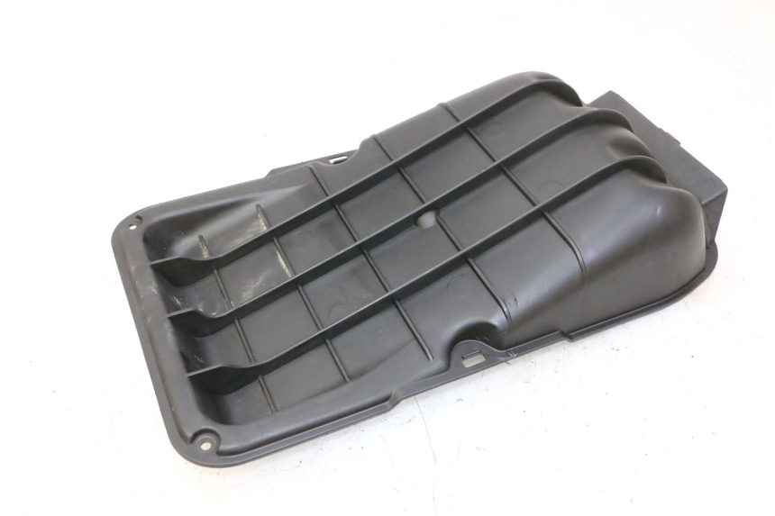 photo de CACHE BOITE AIR QUADRO 4 4D 350 (2015 - 2018) - Gros plan technique