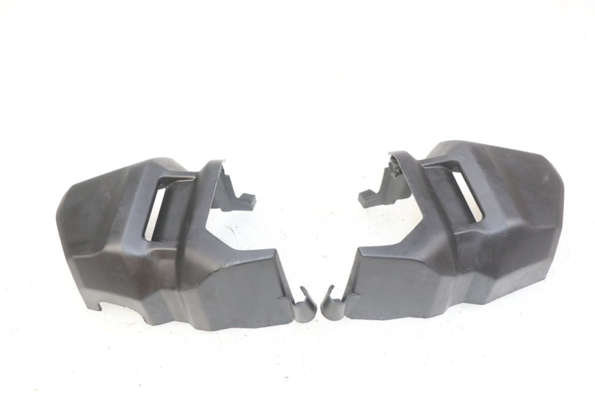 photo de CACHE BOITE AIR HONDA CB R 1000 (2018 - 2023) - Gros plan technique