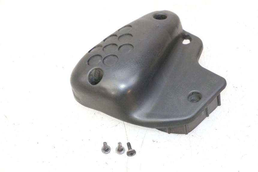 photo de CACHE BOITE AIR PEUGEOT ELYSTAR 50 (2002 - 2014) - Gros plan technique