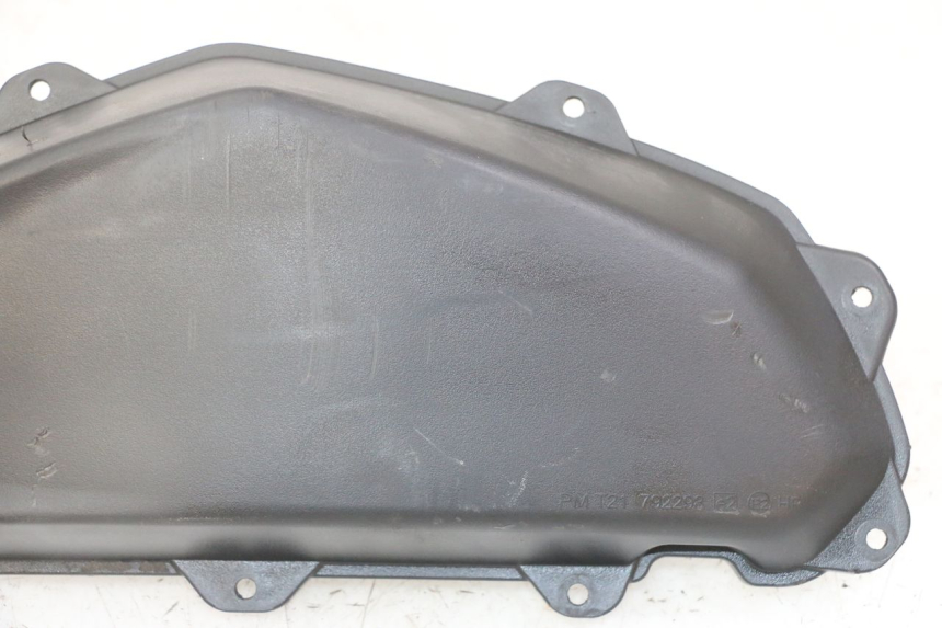 photo de CACHE BOITE AIR PEUGEOT KISBEE 2T 50 (2018 - 2022) - Gros plan technique