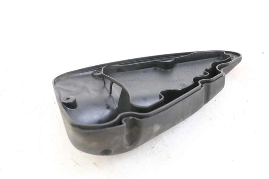 photo de CACHE BOITE AIR RENAULT KOURANOS 125 (2001 - 2004) - Détail de la pièce