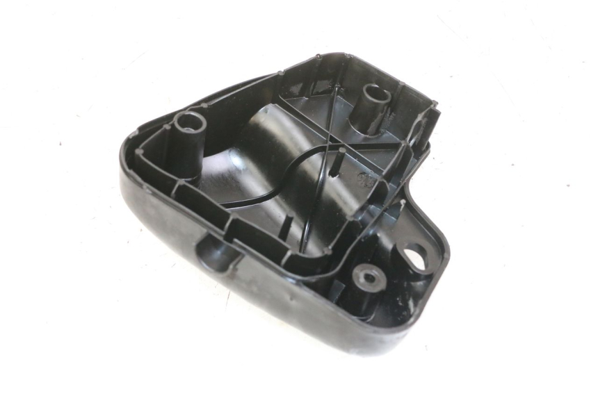 photo de CACHE BOITE AIR PEUGEOT ELYSTAR 50 (2002 - 2014) - Zoom état d’usage