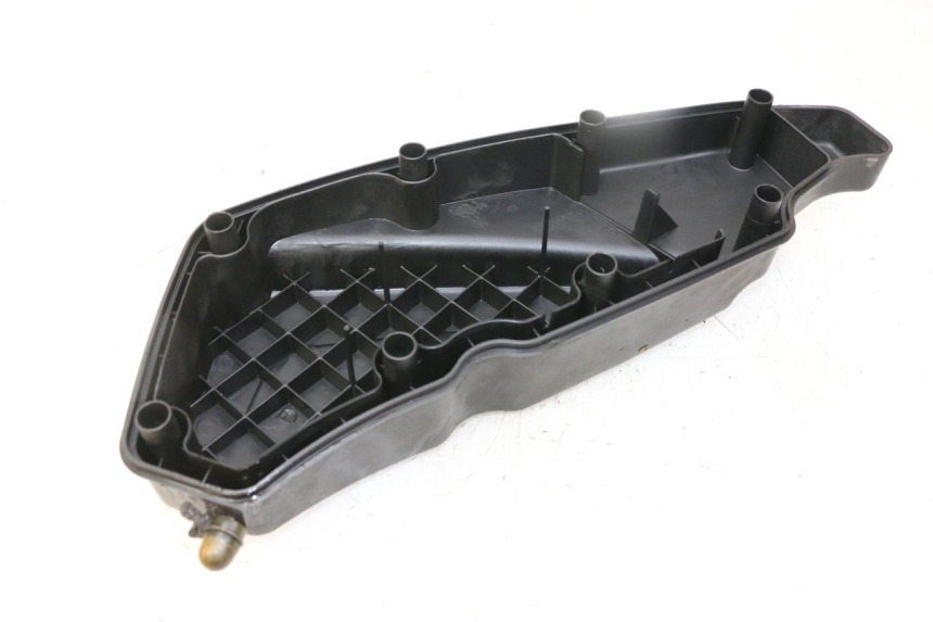 photo de CACHE BOITE AIR PEUGEOT SATELIS 125 (2013 - 2018) - Zoom état d’usage