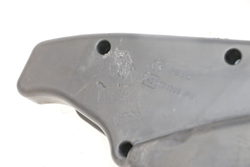 photo de CACHE BOITE AIR PEUGEOT SATELIS 125 (2013 - 2018) - Points de fixation