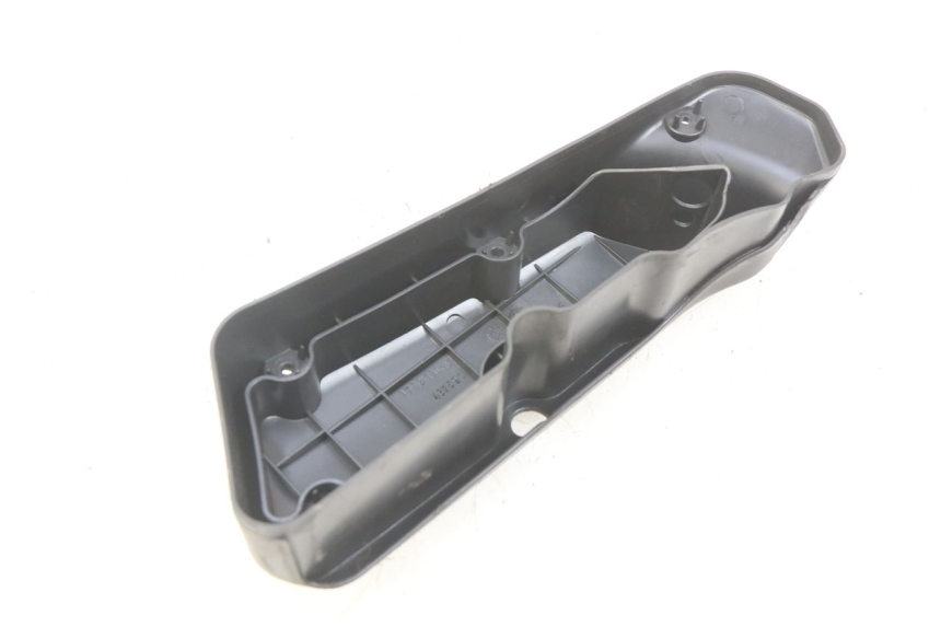 photo de CACHE BOITE AIR PIAGGIO VESPA PRIMAVERA 2T 50 (2013 - 2018) - Zoom état d’usage