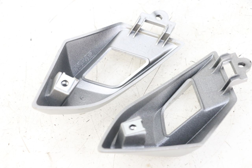 photo de CACHE CHASSIS LATERAL YAMAHA AEROX 2T 50 (2013 - 2017) - Détail de la pièce