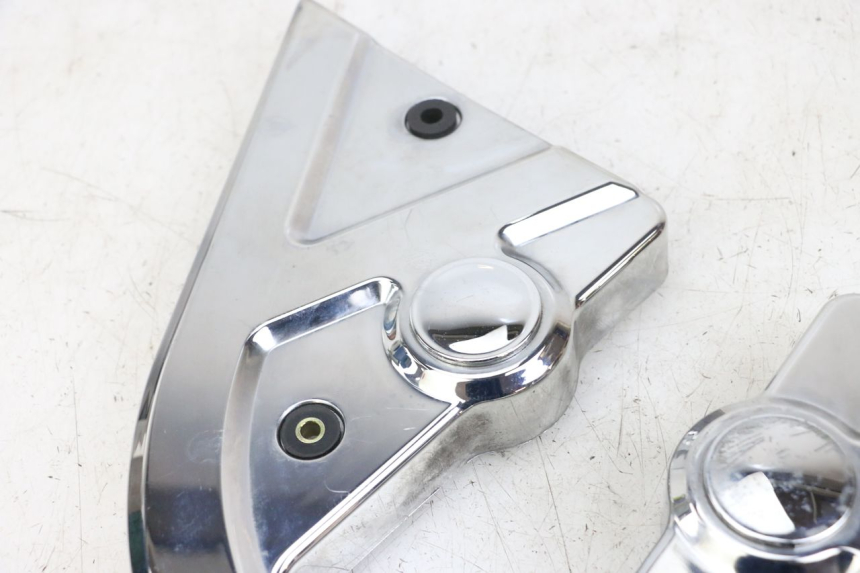 photo de Side frame cover HYOSUNG GV AQUILA 125 (2000 - 2009) - Gros plan technique