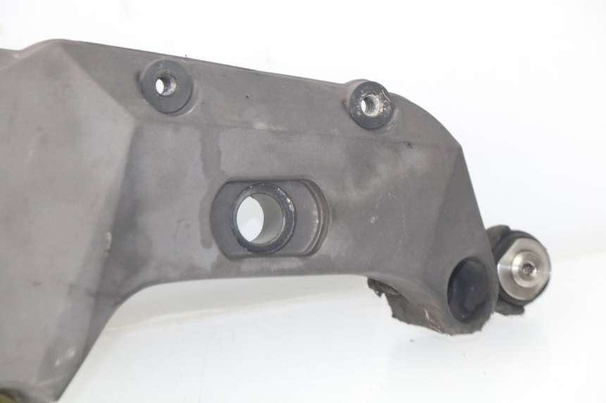 photo de CACHE CHASSIS LATERAL MV AGUSTA BRUTALE R WALLY 910 (2008 - 2008) - Vue d’ensemble