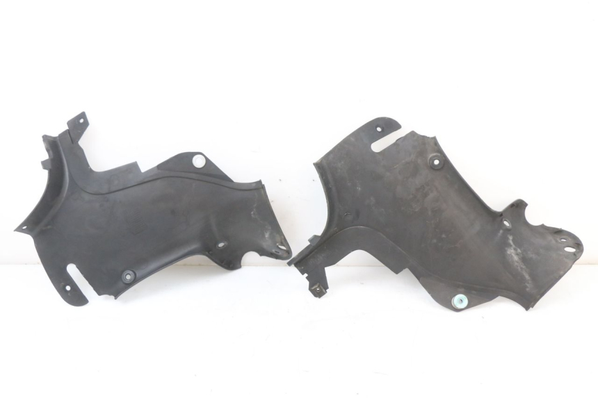 photo de CACHE CHASSIS LATERAL BMW C1 125 (2000 - 2003) - Autre angle de vue