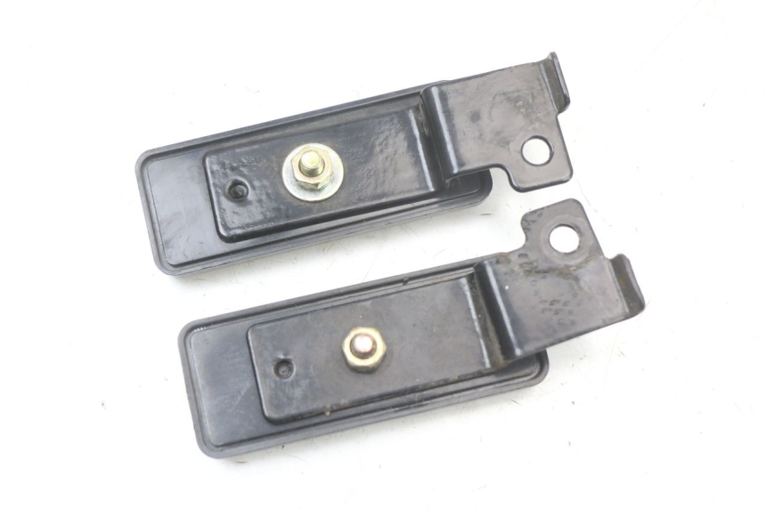 photo de CACHE CHASSIS LATERAL ARCHIVE CAFE RACER 4T 50 (2019 - 2024) - Zoom état d’usage