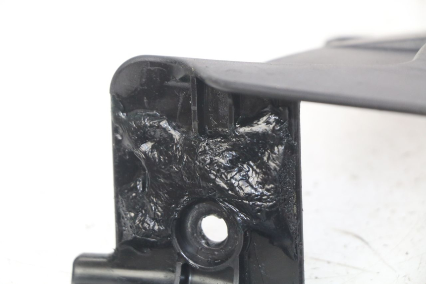 photo de CACHE CHASSIS LATERAL HONDA CB R 1000 (2018 - 2023) - Détail de la pièce