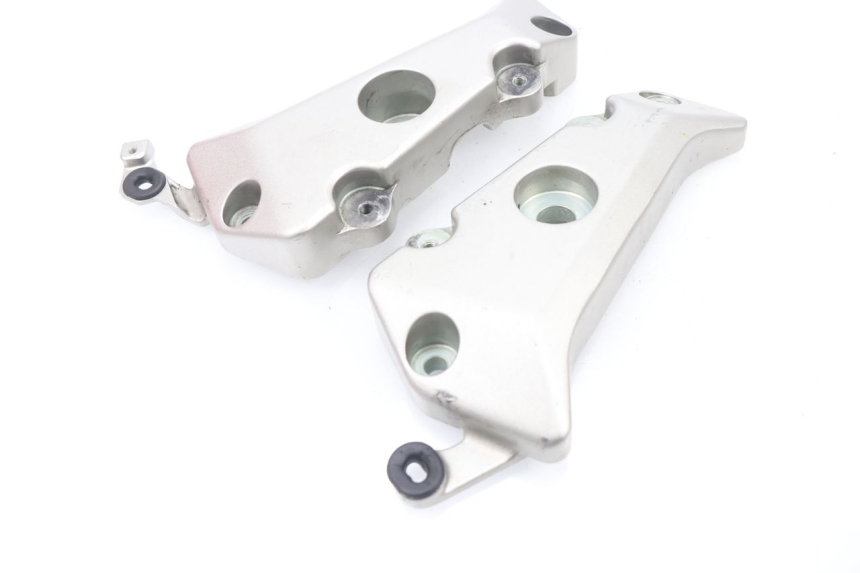 photo de CACHE CHASSIS LATERAL HONDA CBF 500 (2004 - 2007) - Zoom état d’usage