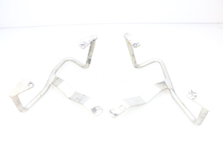 photo de CACHE CHASSIS LATERAL HONDA CRF CR-F 450 (2005 - 2008) - Gros plan technique