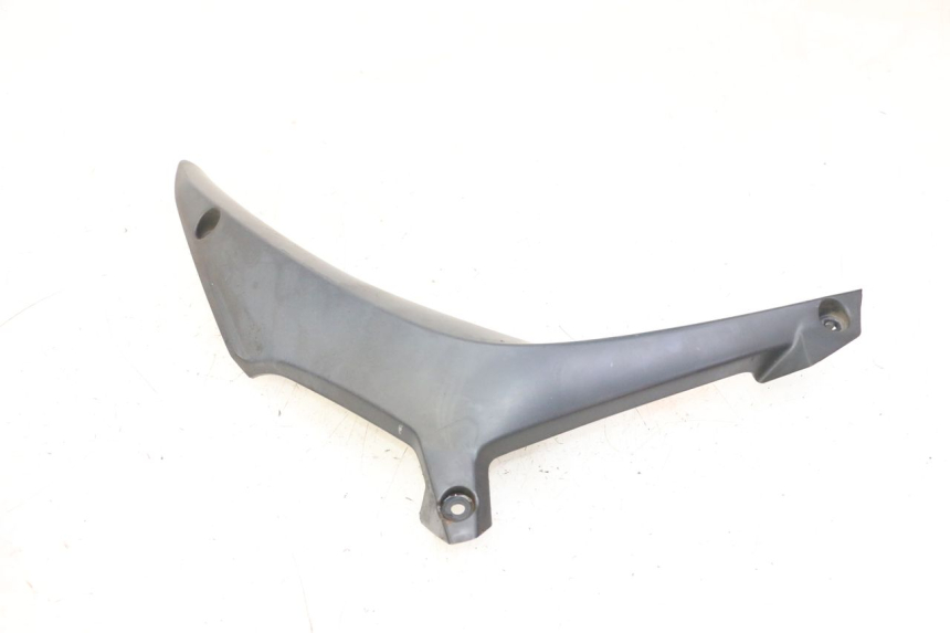 photo de CACHE CHASSIS LATERAL DROIT QUADRO 4 4D 350 (2015 - 2018) - Gros plan technique