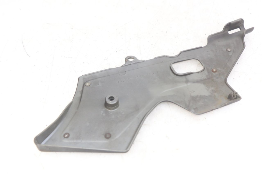 photo de CACHE CHASSIS LATERAL DROIT HONDA CBR F SC25 1000 (1989 - 1992) - Détail de la pièce