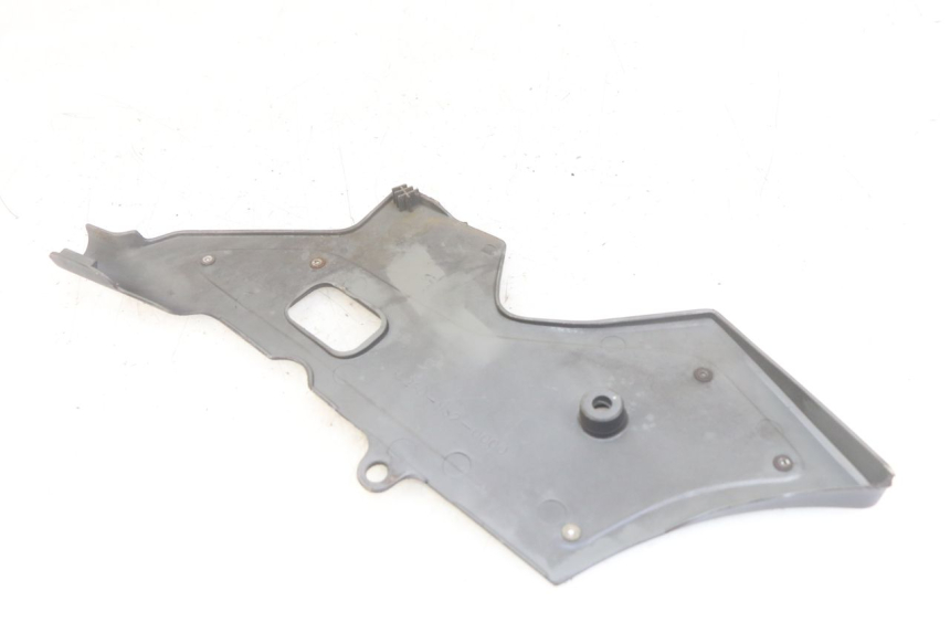 photo de CACHE CHASSIS LATERAL DROIT HONDA CBR F SC25 1000 (1989 - 1992) - Zoom état d’usage