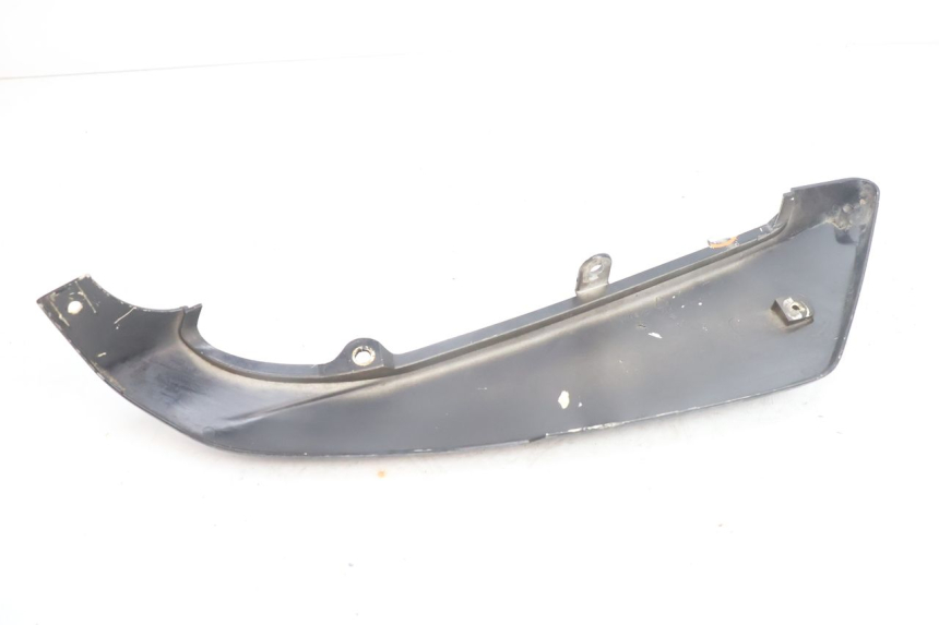photo de CACHE CHASSIS LATERAL DROIT MBK DAKOTA 50 (2003 - 2008) - Gros plan technique