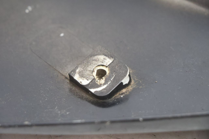 photo de CACHE CHASSIS LATERAL DROIT MBK DAKOTA 50 (2003 - 2008) - Vue d’ensemble