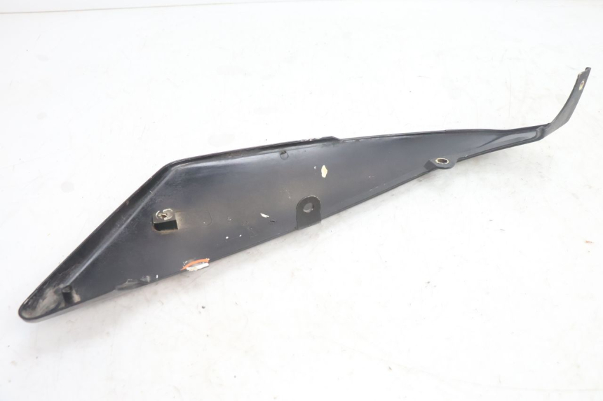 photo de CACHE CHASSIS LATERAL DROIT MBK DAKOTA 50 (2003 - 2008) - Points de fixation
