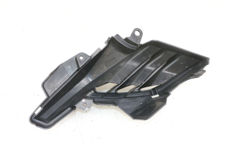 photo de CACHE CHASSIS LATERAL DROIT SUZUKI DL V STROM 1000 (2002 - 2007) - Zoom état d’usage