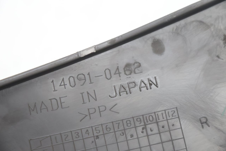 photo de CACHE CHASSIS LATERAL DROIT KAWASAKI ER-6 ER6 N 650 (2005 - 2009) - Gros plan technique