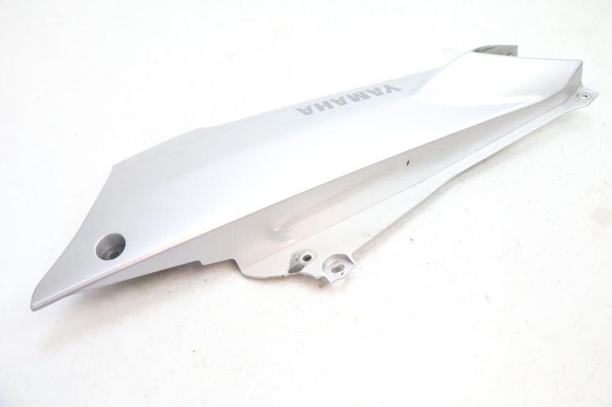 photo de CACHE CHASSIS LATERAL DROIT YAMAHA FJR 1300 (2001 - 2005) - Détail de la pièce