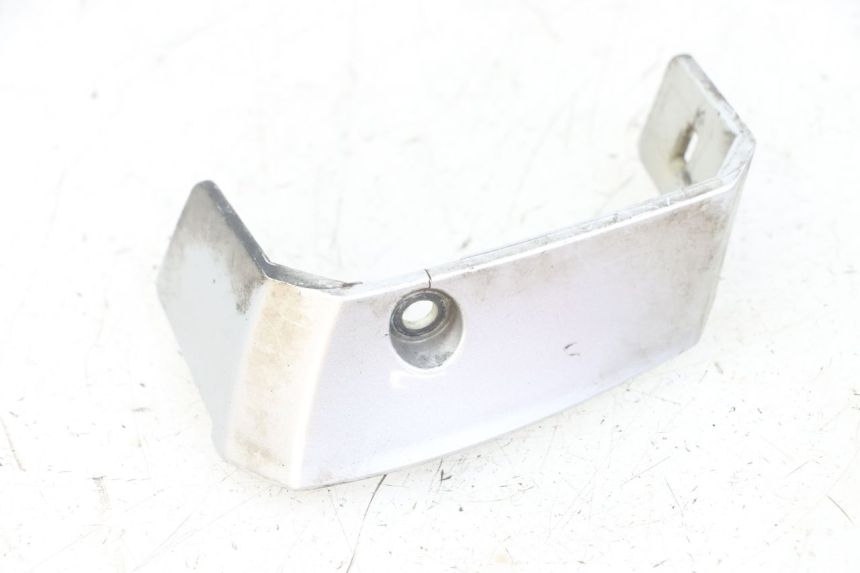 photo de CACHE CHASSIS LATERAL DROIT HONDA FJS SILVERWING SILVER WING 600 (2001 - 2010) - Gros plan technique