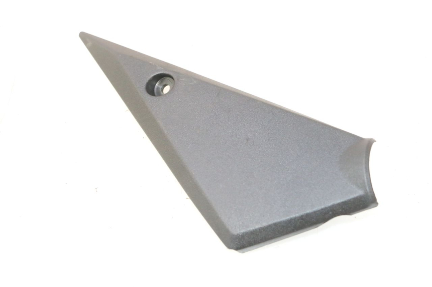 photo de CACHE CHASSIS LATERAL DROIT SUZUKI GSF N BANDIT 1200 (2001 - 2005) - Autre angle de vue