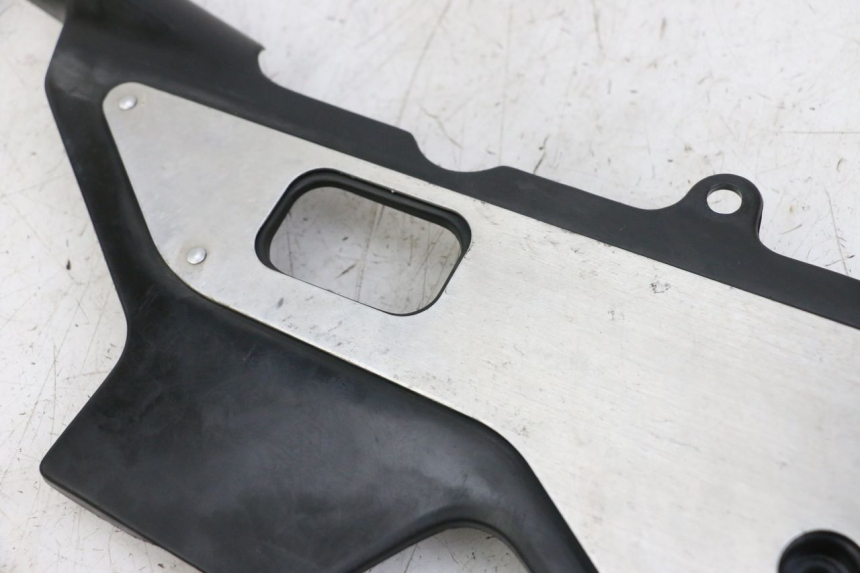 photo de CACHE CHASSIS LATERAL DROIT HONDA CBR F 1000 (1993 - 1996) - Détail de la pièce
