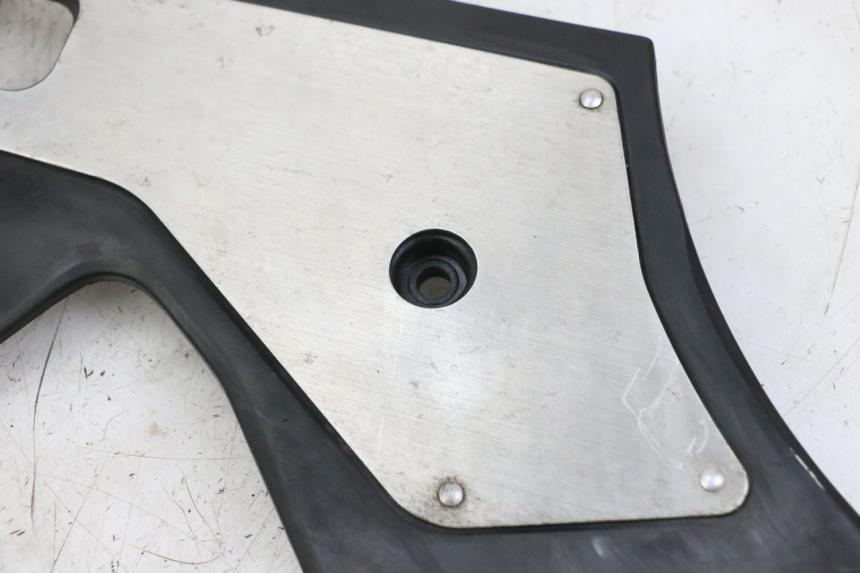 photo de CACHE CHASSIS LATERAL DROIT HONDA CBR F 1000 (1993 - 1996) - Zoom état d’usage