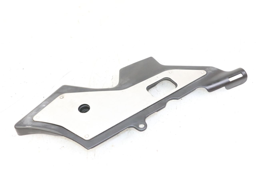 photo de CACHE CHASSIS LATERAL DROIT HONDA CBR F 1000 (1993 - 1996) - Vue d’ensemble