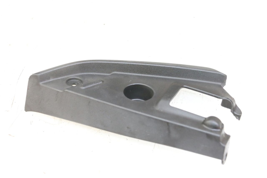 photo de CACHE CHASSIS LATERAL DROIT HONDA SH i 300 (2015 - 2020) - Autre angle de vue
