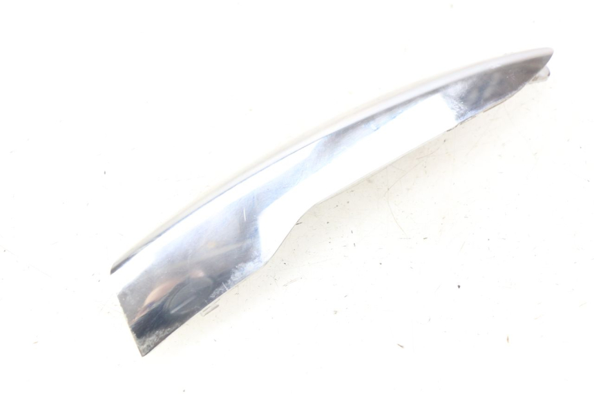 photo de CACHE CHASSIS LATERAL DROIT PIAGGIO LIBERTY IGET S 125 (2016 - 2020) - Gros plan technique