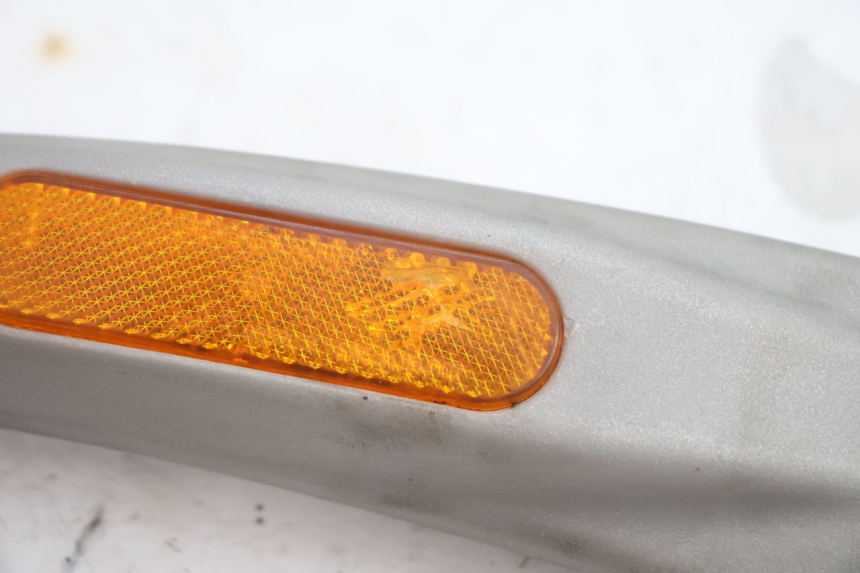 photo de CACHE CHASSIS LATERAL DROIT PIAGGIO LIBERTY 125 (1998 - 2008) - Zoom état d’usage